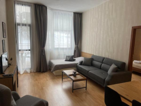 Flora Hotel Apartment 103